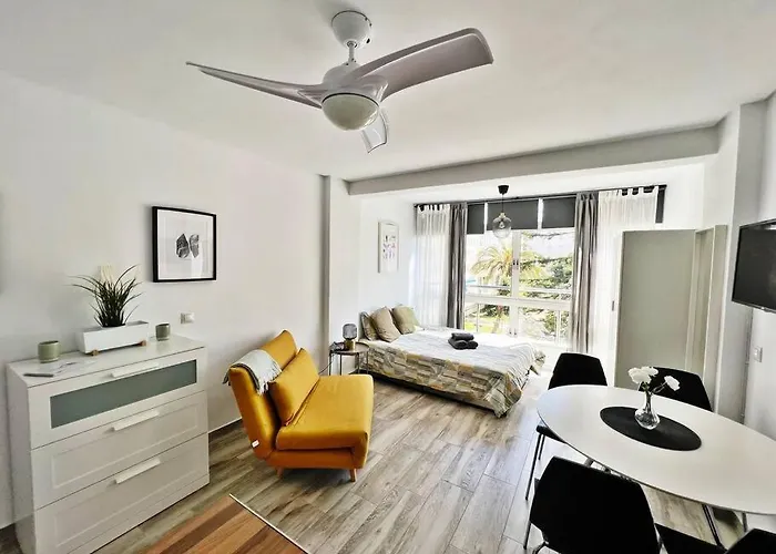 Centrico Y Nuevo Estudio * Fuengirola